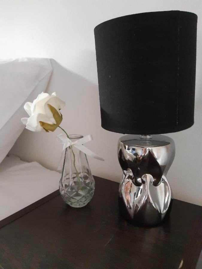 Eden Lounge Restaurant & Pension Veresegyhaz Bagian luar foto